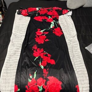 SHEIN Strapless Black Dress with Red Floral Design